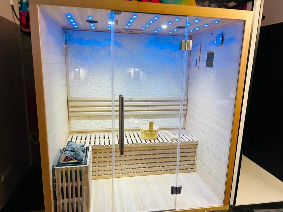Capsule Street Art - Sauna- Jacuzzi - Playstation 5 - Billard - Netflix - Home Cinema - Terrasse Douai Exteriér fotografie