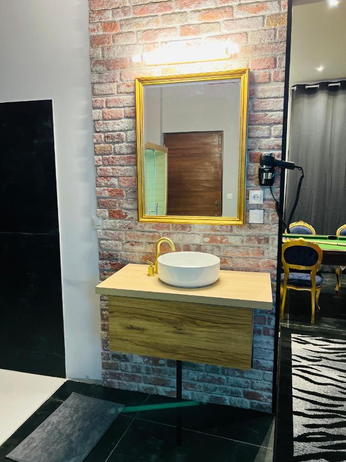 Capsule Street Art - Sauna- Jacuzzi - Playstation 5 - Billard - Netflix - Home Cinema - Terrasse Douai Exteriér fotografie