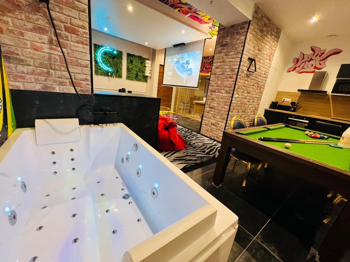 Capsule Street Art - Sauna- Jacuzzi - Playstation 5 - Billard - Netflix - Home Cinema - Terrasse Douai Exteriér fotografie