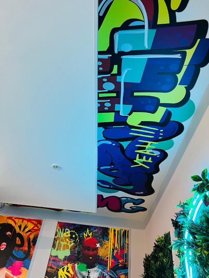 Capsule Street Art - Sauna- Jacuzzi - Playstation 5 - Billard - Netflix - Home Cinema - Terrasse Douai Exteriér fotografie