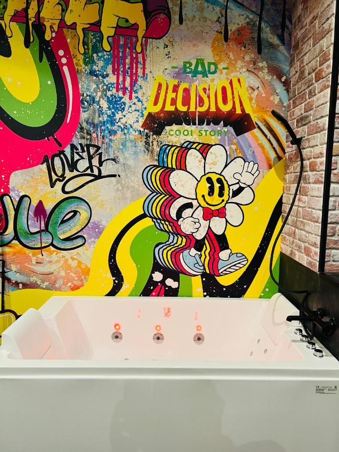 Capsule Street Art - Sauna- Jacuzzi - Playstation 5 - Billard - Netflix - Home Cinema - Terrasse Douai Exteriér fotografie